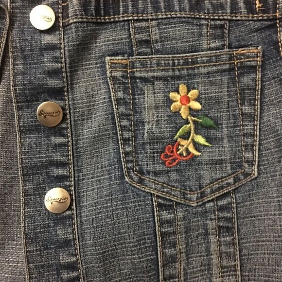 Cropped Denim Jacket   - Picture 4 of 7